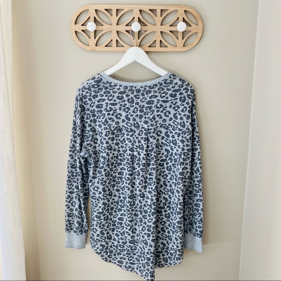 Z Supply Leopard Print Long Sleeve Top Gray Sz Small - Picture 6 of 9